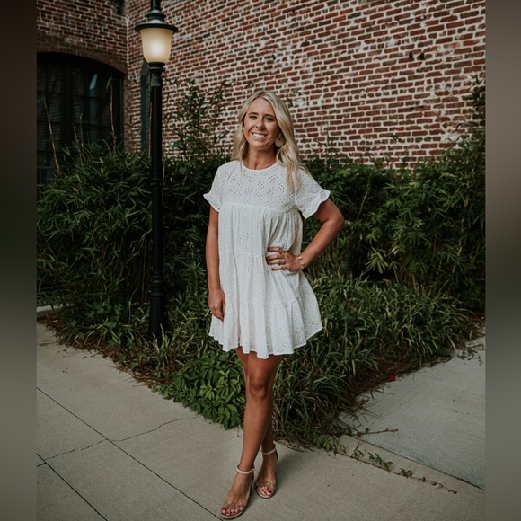 White ruffle dress - Picture 8 of 8